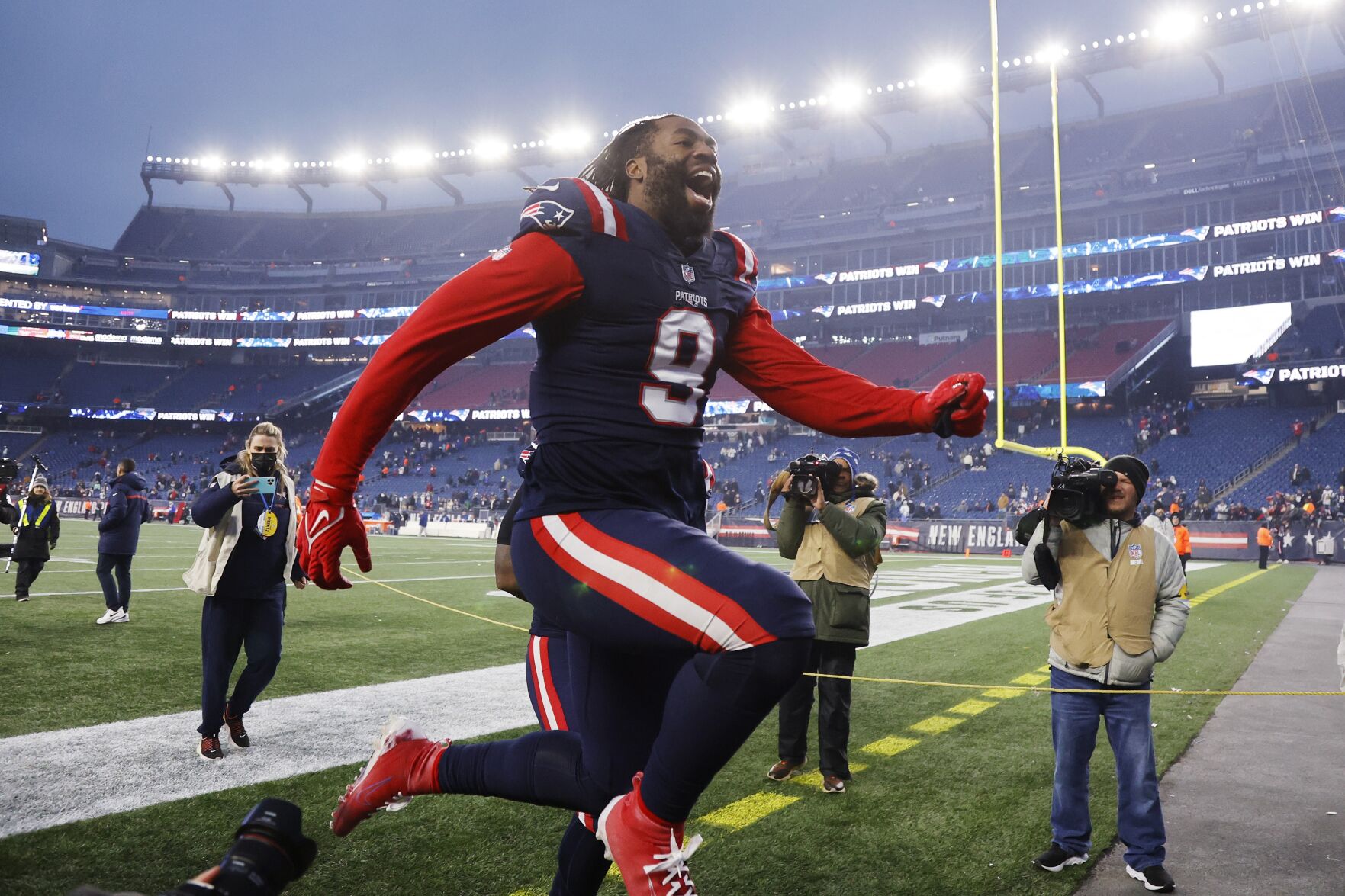 APTOPIX Titans Patriots Football